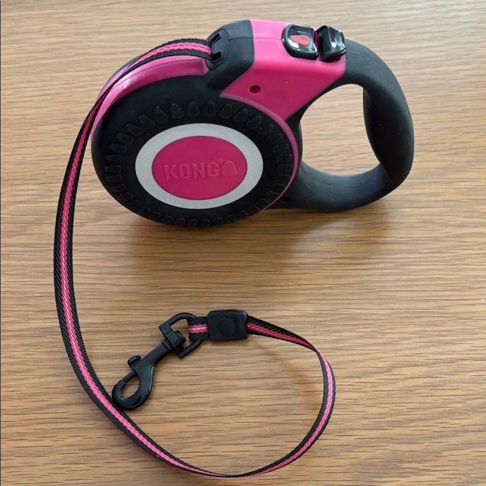Kong 16 ft. Pink and Black Retractable Dog Leash